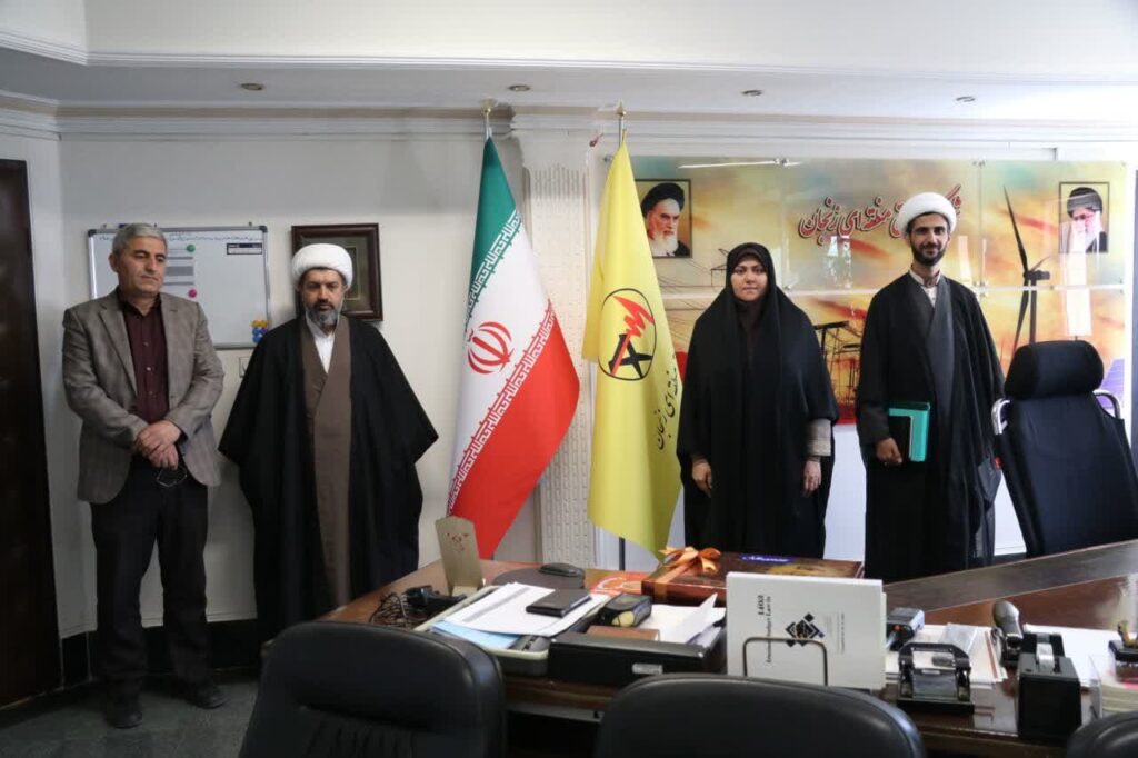 دیدار مدیر ستاد اقامه نماز با مدیرعامل برق منطقه استان زنجان