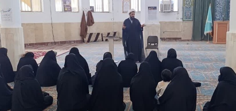 نشست آموزش همگانی نماز ویژه بانوان در شهرستان کیار برگزار شد