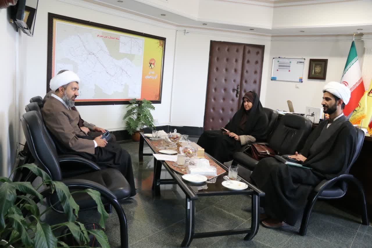 دیدار مدیر ستاد اقامه نماز با مدیرعامل برق منطقه استان زنجان