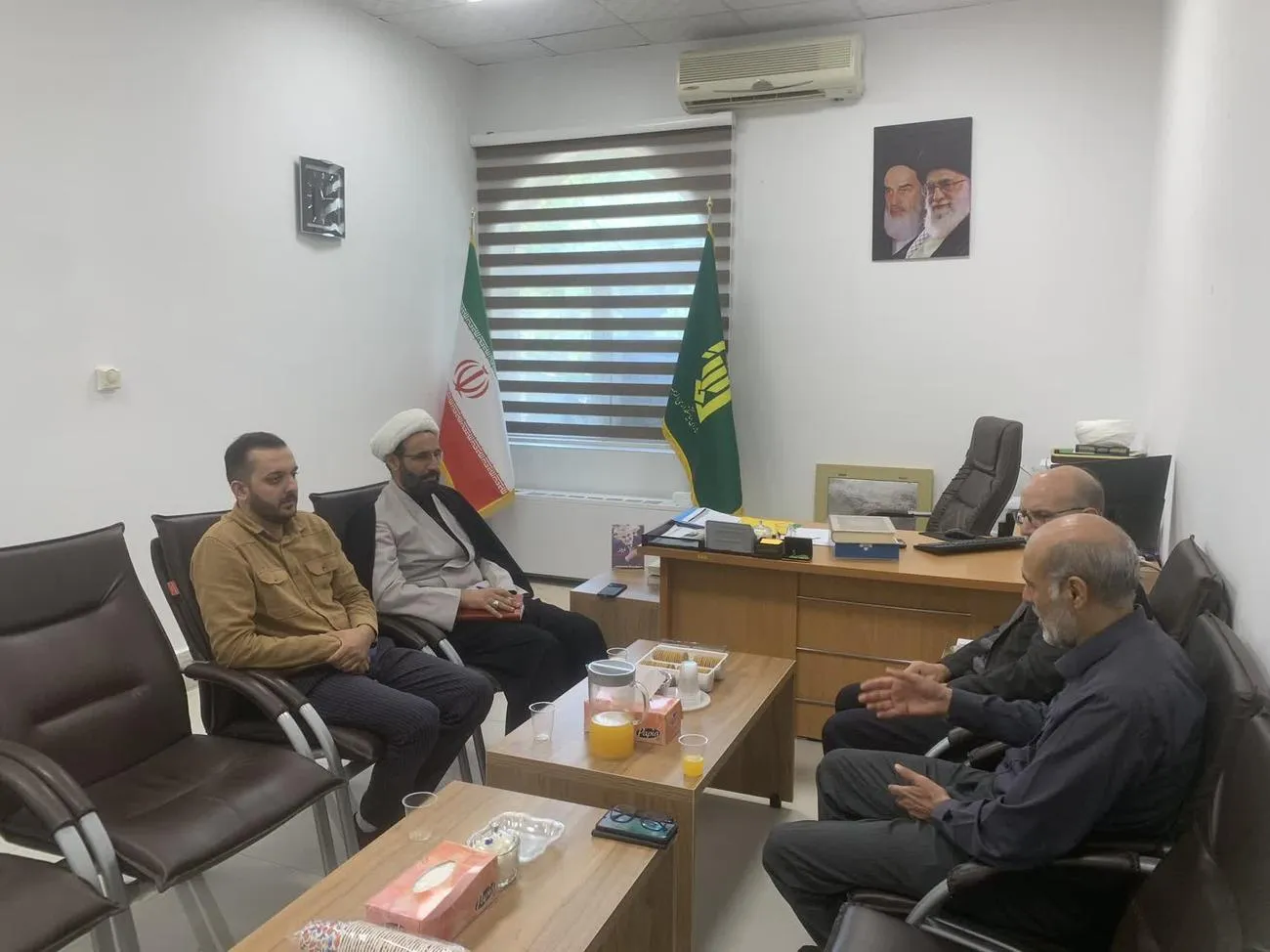 دیدار مدیر و کارشناسان ستاد اقامه نماز کردستان با رئیس شورای سیاستگذاری ائمه جمعه
