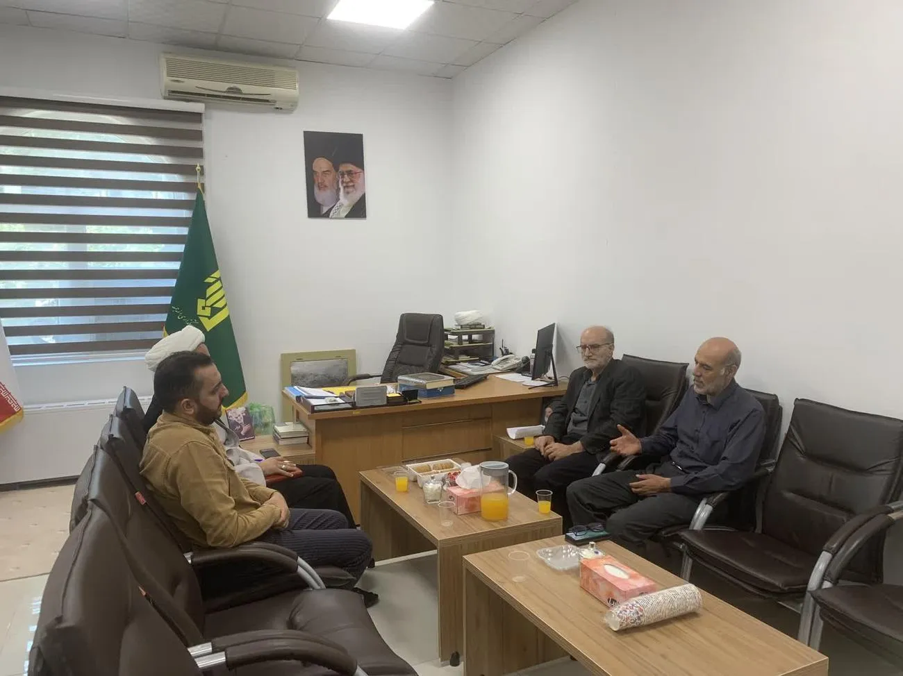 دیدار مدیر و کارشناسان ستاد اقامه نماز کردستان با رئیس شورای سیاستگذاری ائمه جمعه