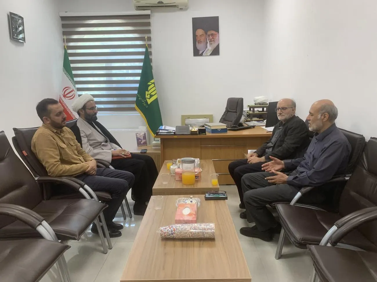 دیدار مدیر و کارشناسان ستاد اقامه نماز کردستان با رئیس شورای سیاست‌گذاری ائمه جمعه