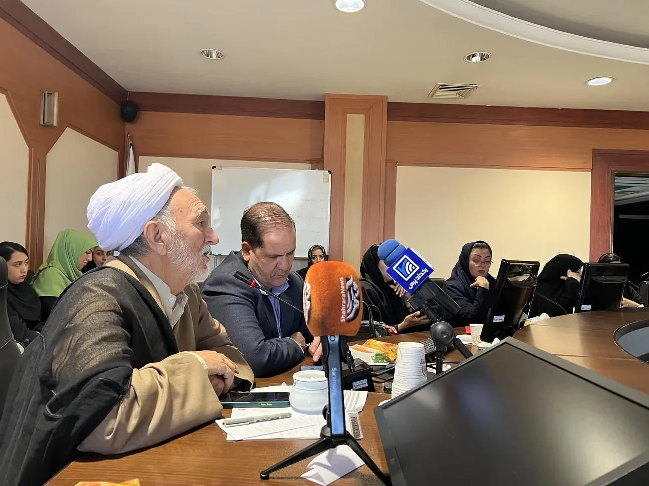 با حضور 40 نفر از اصحاب رسانه، نشست خبری مدیر ستاد اقامه نماز خراسان رضوی برگزار شد
