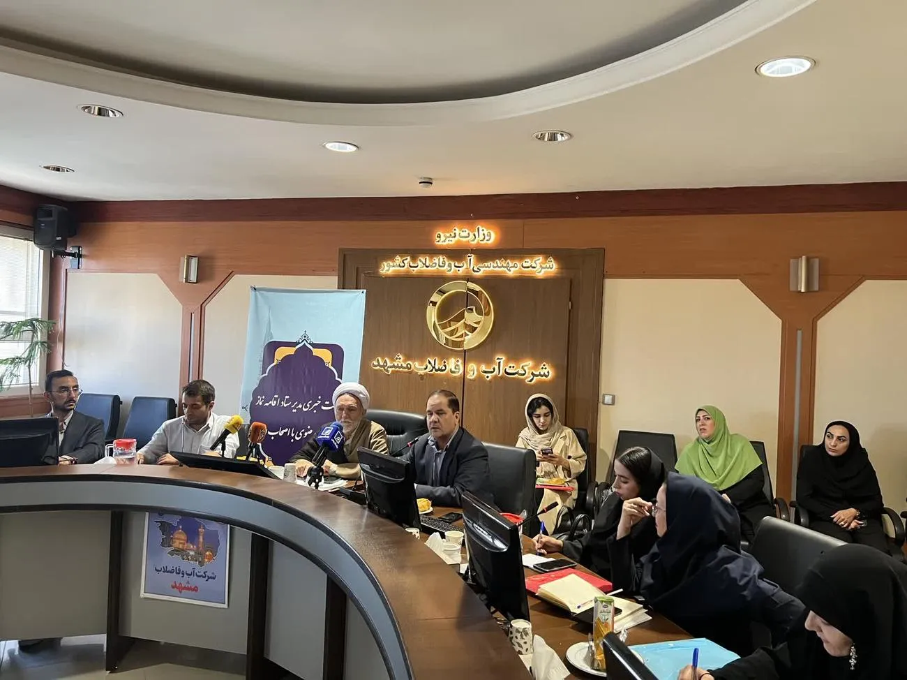 با حضور 40 نفر از اصحاب رسانه، نشست خبری مدیر ستاد اقامه نماز خراسان رضوی برگزار شد