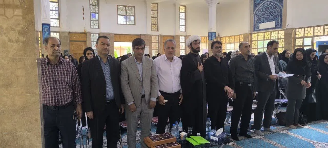 کلاس آموزشی تصحیح قرائت صحیح نماز کمیته امداد امام خمینی(ره)لرستان برگزاشد