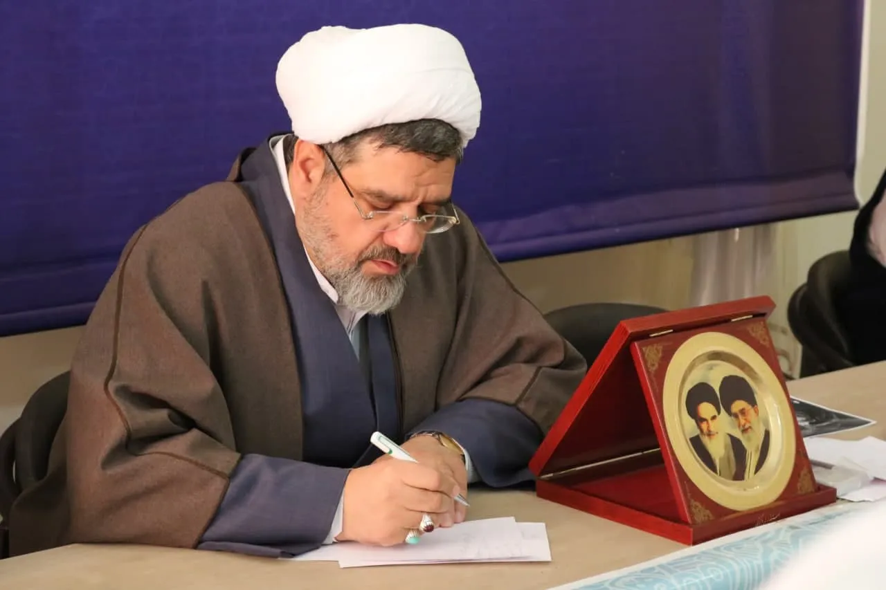 مدیر ستاد اقامه نماز استان اصفهان