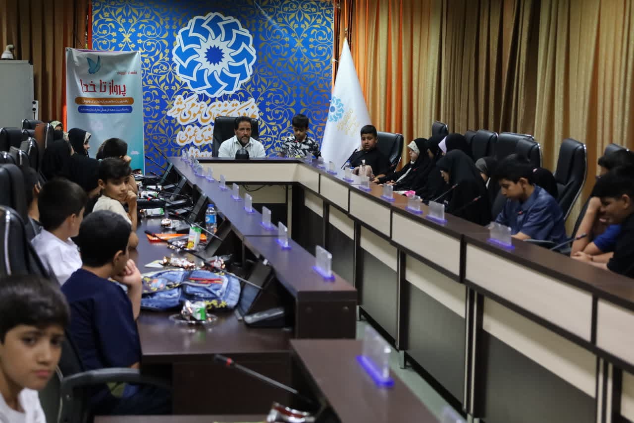 نشست تبیینی «پرواز تا خدا» با محوریت مفاهیم پایه نماز در آذربایجان‌غربی