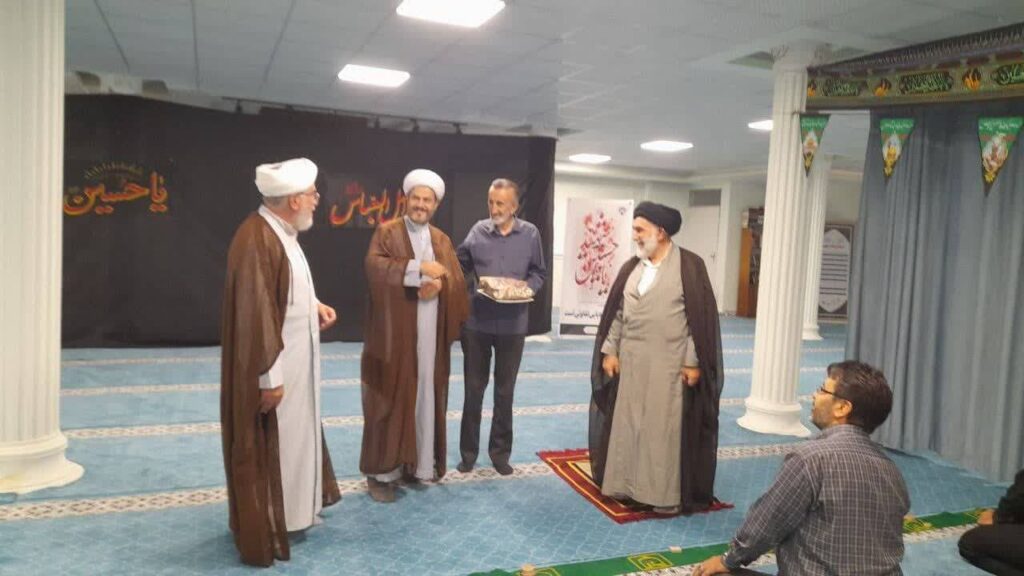 تجلیل از خادمین نماز و مسجد در دانشگاه علوم پزشکی ارومیه