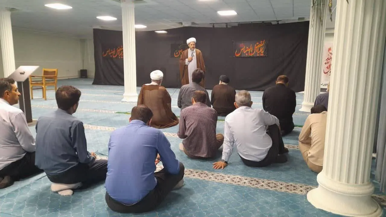 تجلیل از خادمین نماز و مسجد در دانشگاه علوم پزشکی ارومیه