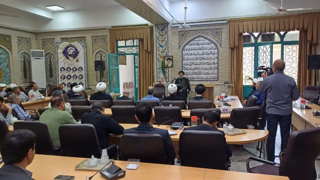 اولین نشست دبیران اقامه نماز دستگاه های اجرایی چهارمحال و بختیاری برگزار شد