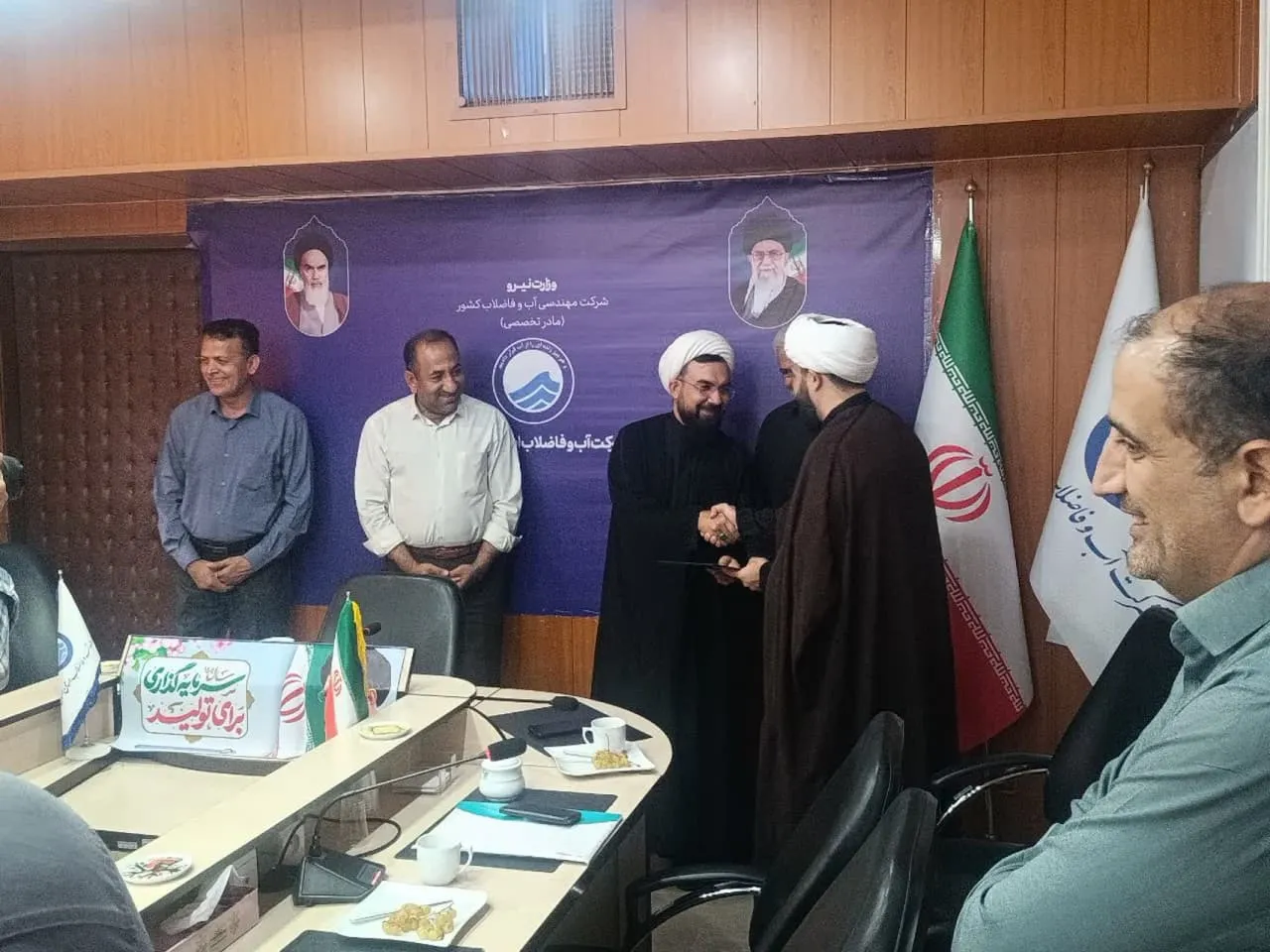 جلسه شورای اقامه نمازآب و فاضلاب استان سمنان برگزار شد