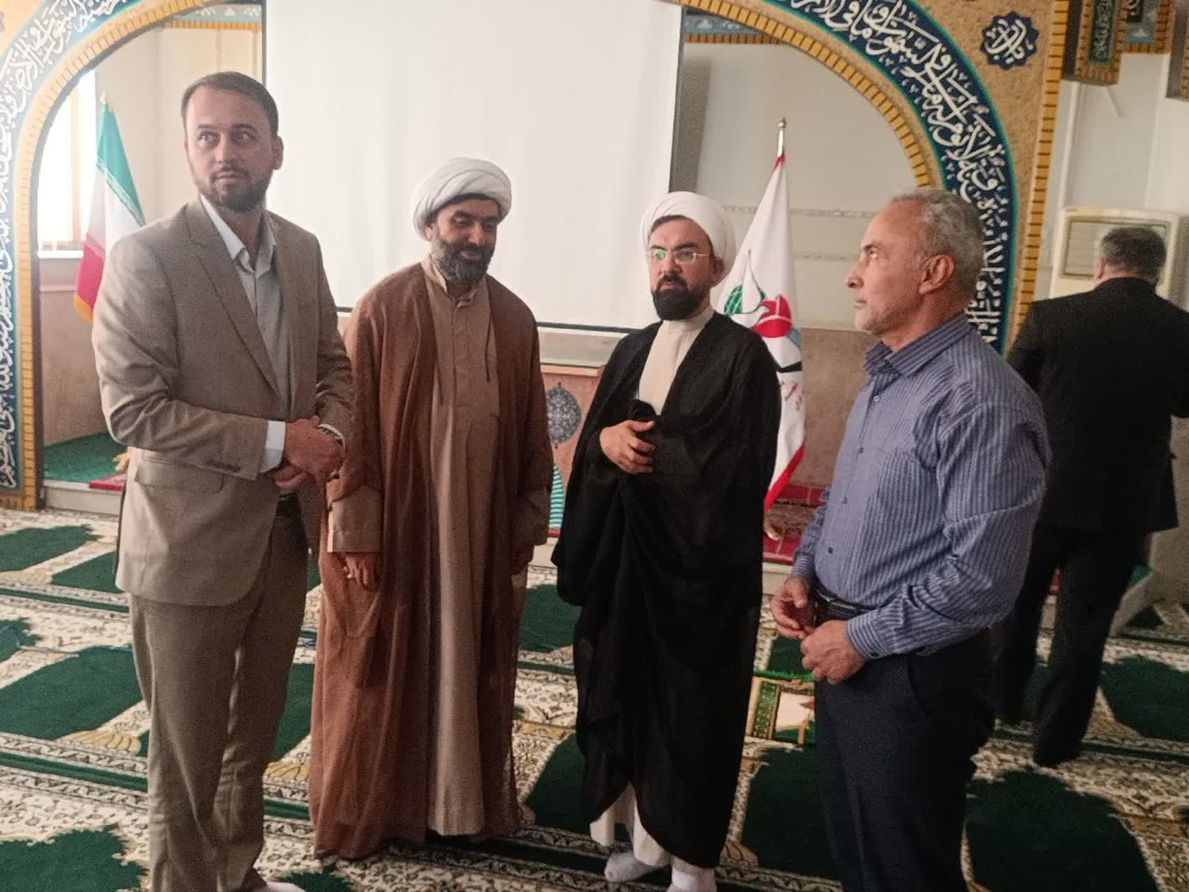 بازدید سرزده مدیرستاد اقامه نماز از نمازخانه بنیاد شهید استان سمنان برگزار شد
