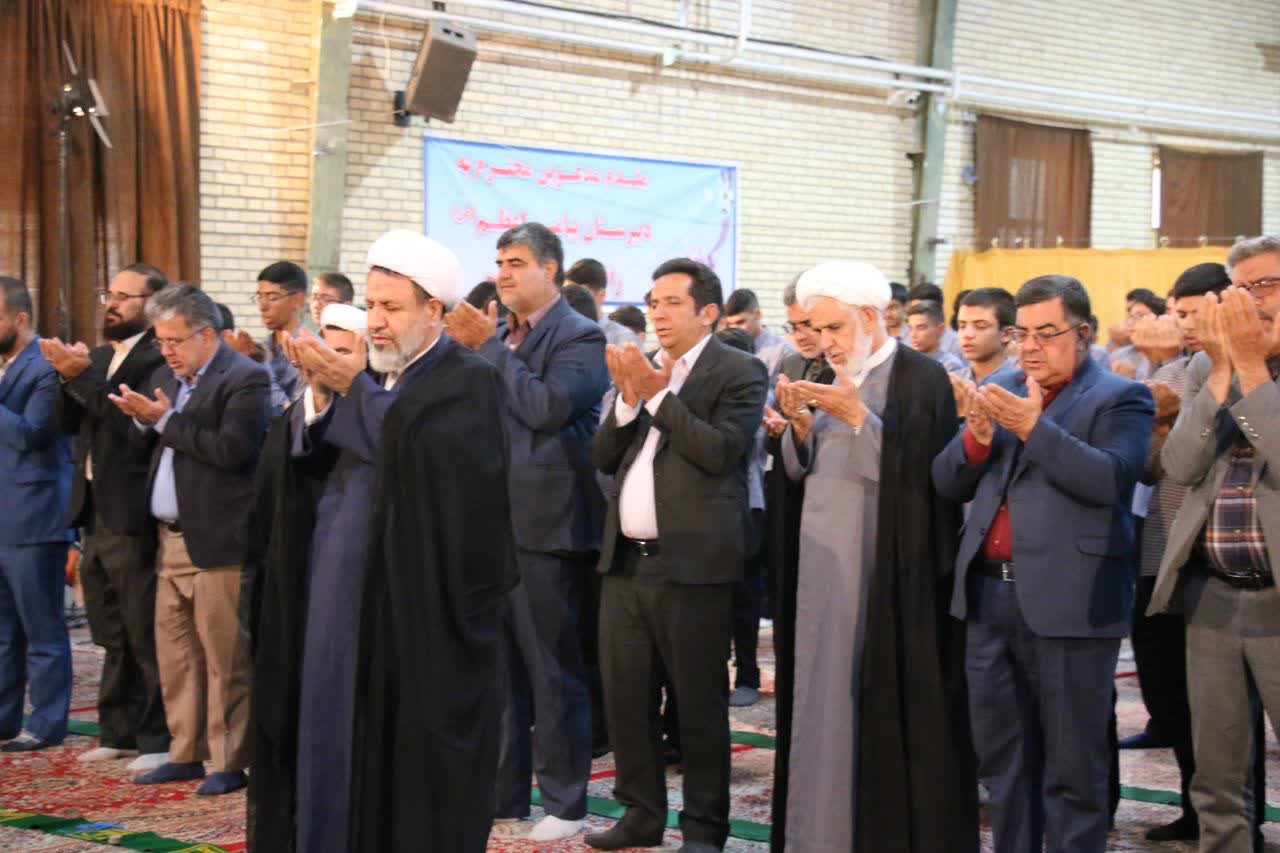 نواختن زنگ نماز در مدرسه پیامبر اعظم (ص) کرمان