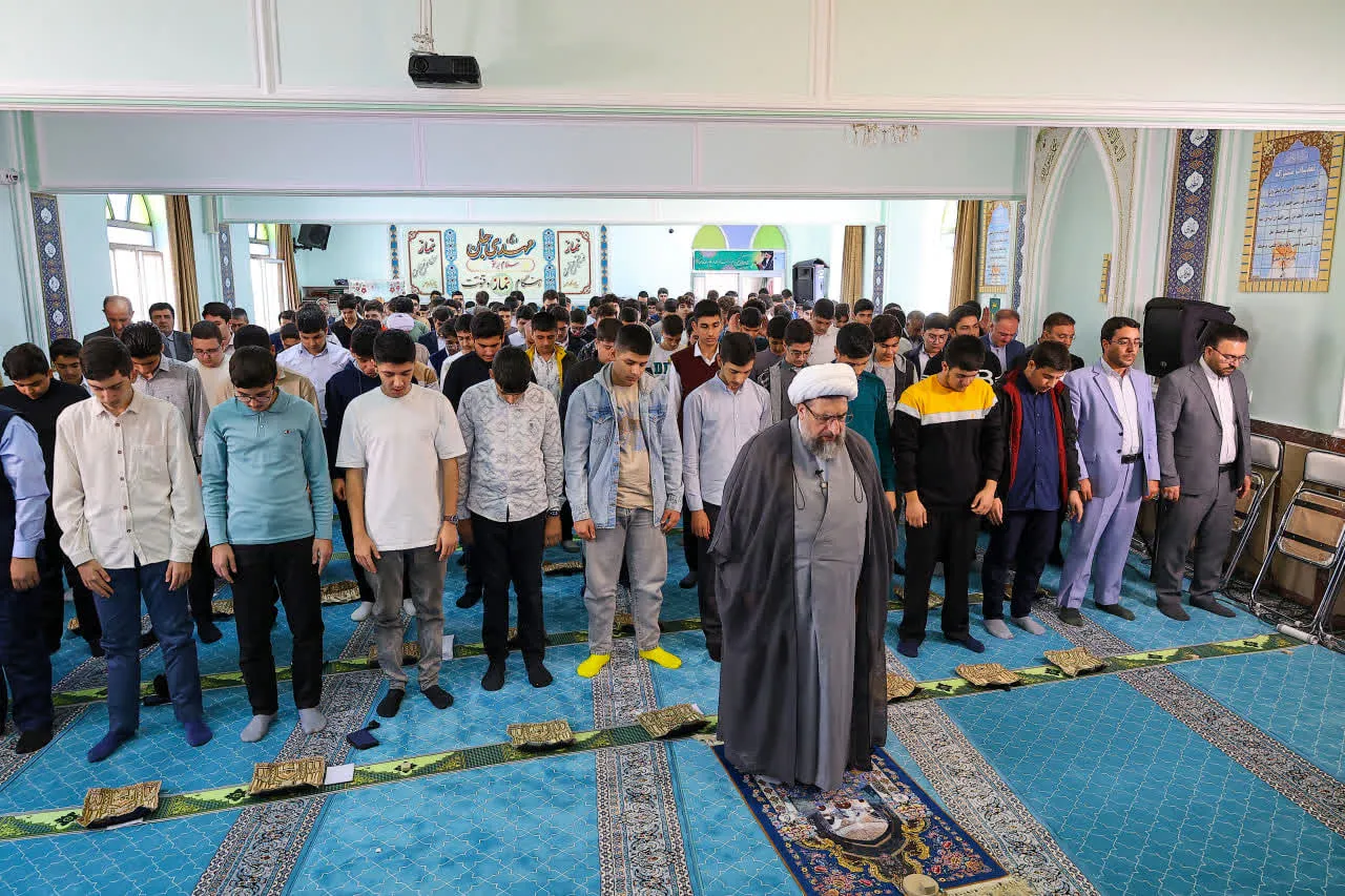 آئین نواخته شدن زنگ نماز تبریز