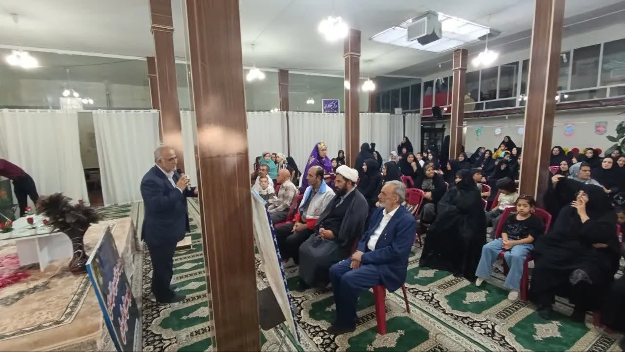 فعالان فرهنگی، ائمه جمعه و جماعات شهرستان فارسان در حسینیه بیت الزهرا (س) فارسان