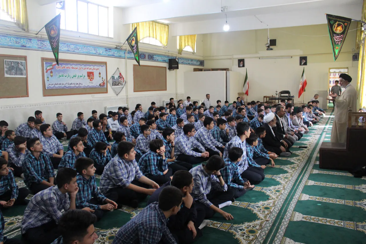 مراسم زنگ نماز در دبیرستان شاهد قائم قزوین برگزار شد