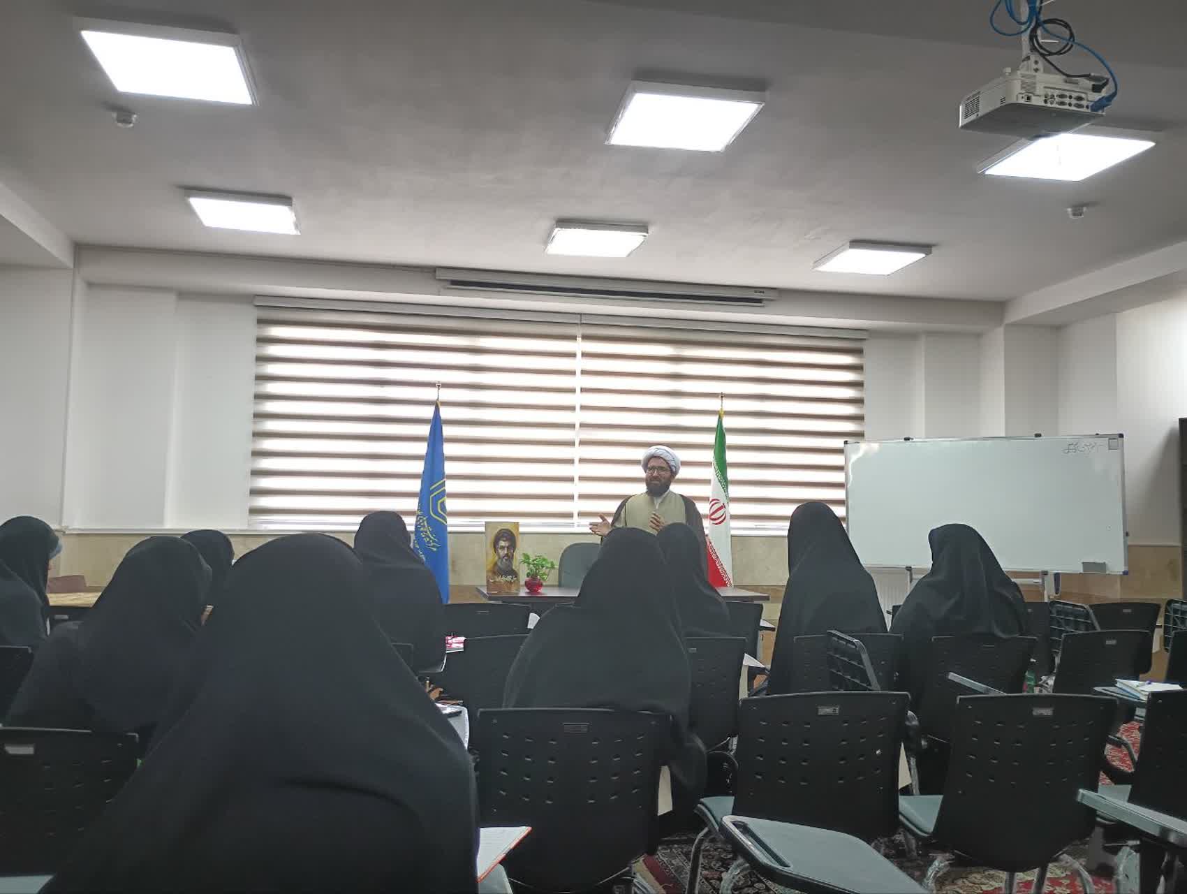 دوره آموزشی معارف نماز در حوزه علمیه ریحانه استان مرکزی