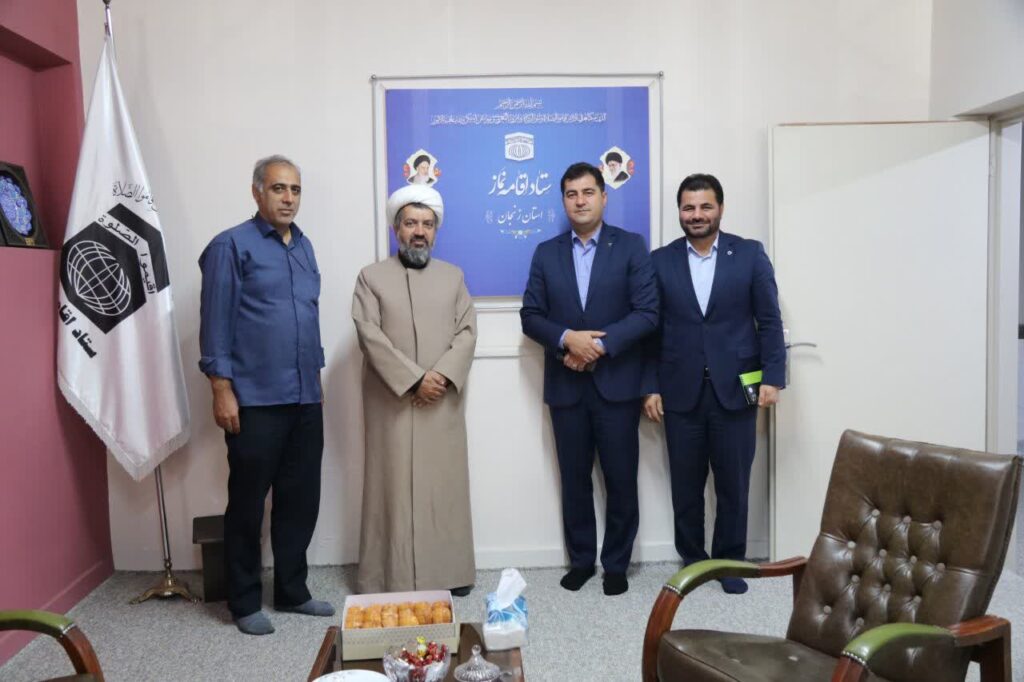 دیدار مدیر ستاد اقامه نماز با مدیرعامل بانک مهر ایران شعب زنجان