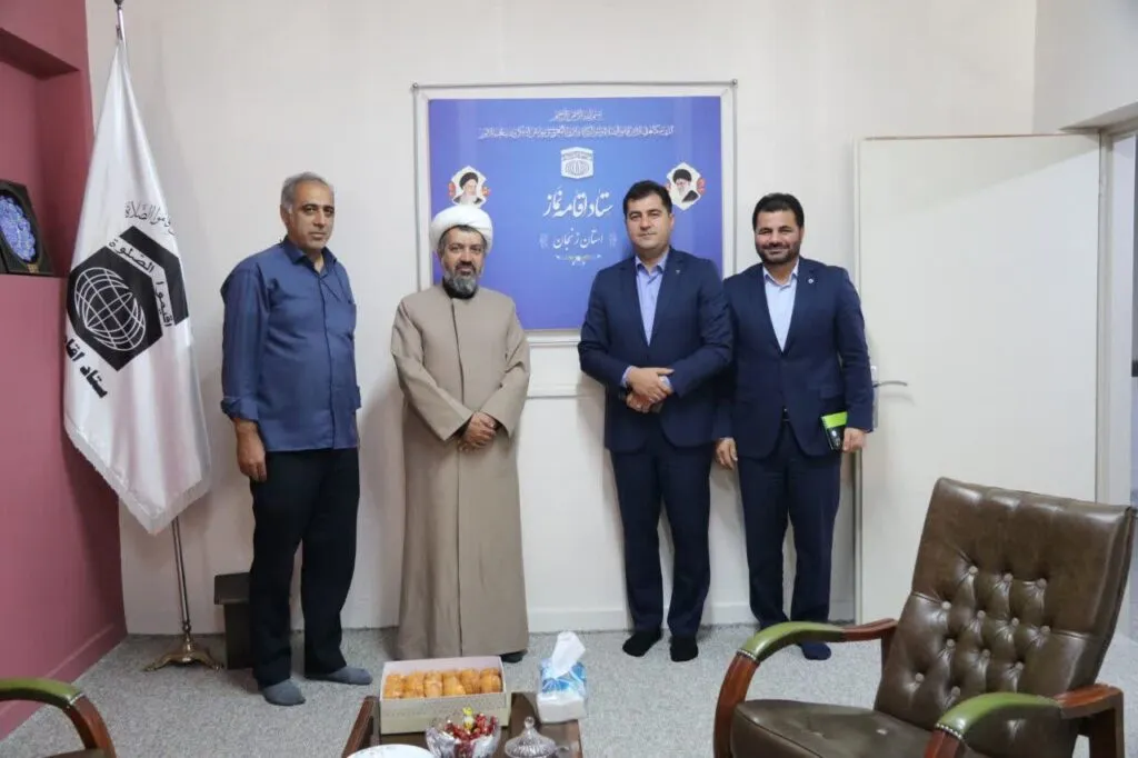 دیدار مدیر ستاد اقامه نماز با مدیرعامل بانک مهر ایران شعب زنجان