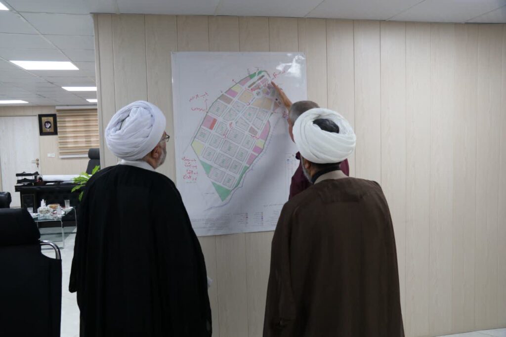 صحیح قبله در محل برپایی نماز میت و همچنین از نمازخانه مجموعه بازی به عمل آمد