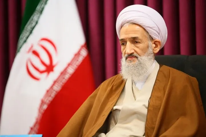 سنگ بنای تربیت دینی و اخلاقی هر فرد از کانون گرم خانواده آغاز می‌شود
