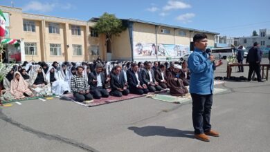 ادامه نماز دانش آموزی در اولین روز مدرسه در زنجان