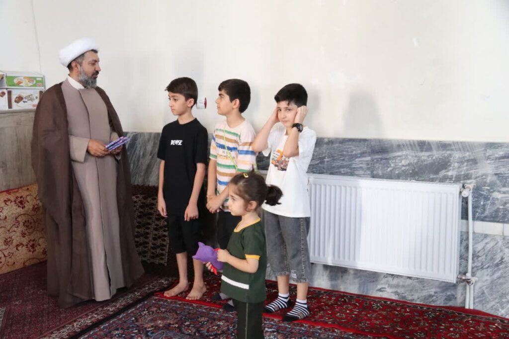 بازدید مدیر ستاد اقامه نماز از برنامه‌های فرهنگی مساجد محلات زنجان