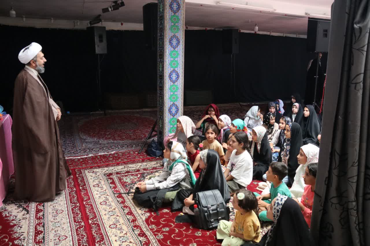 بازدید مدیر ستاد اقامه نماز از برنامه‌های فرهنگی مساجد محلات زنجان