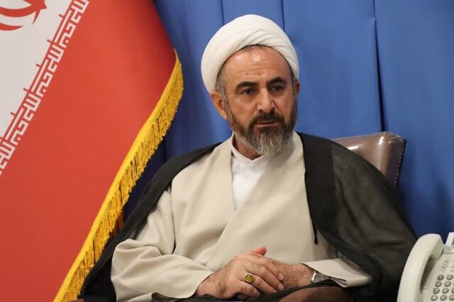 نماینده ولی فقیه در ایلام: مادران، سفیران اصلی ترویج نماز در خانواده هستند