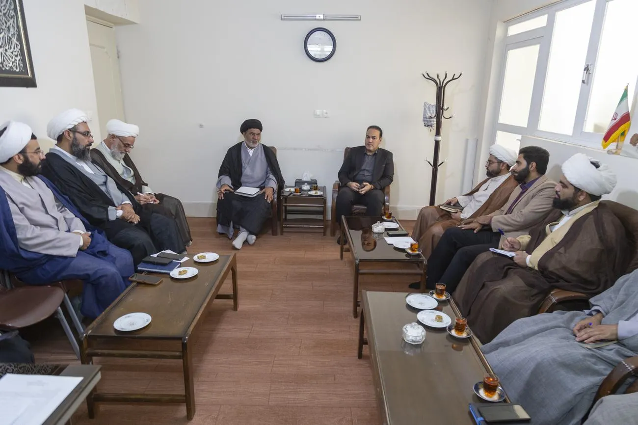 نشست هماهنگی و برنامه ریزی اقامه نماز در مدارس استان یزد برگزار شد