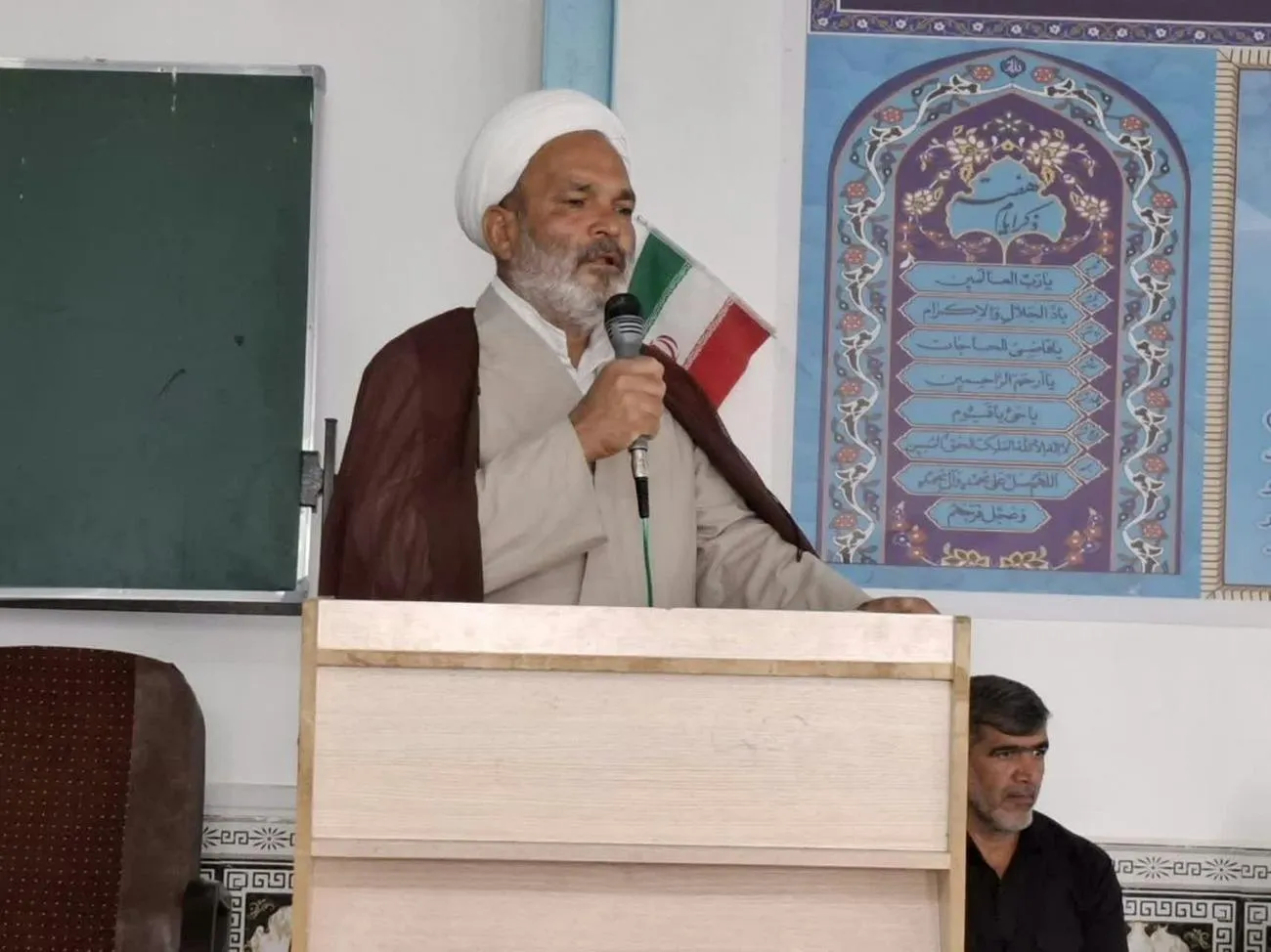 سخنرانی دبیر ستاد اقامه نماز شهرستان بم در مدرسه صدرای شهرستان