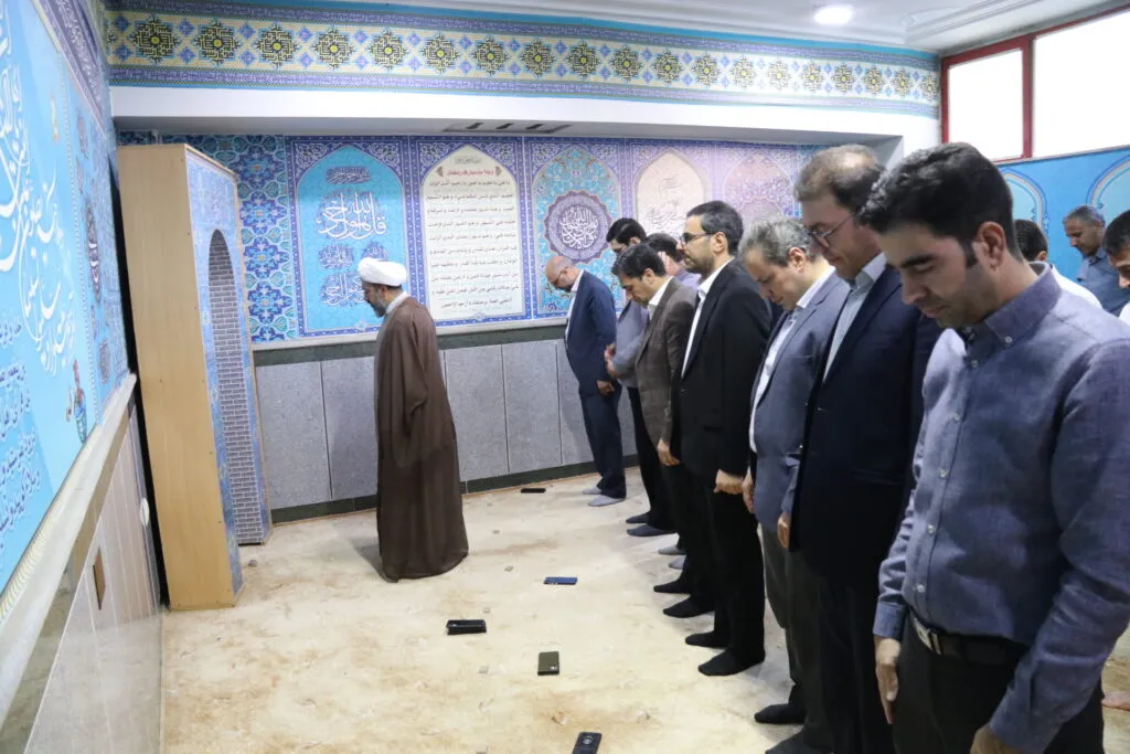 نشست تخصصی معاونین پرورشی مناطق ۱۴ گانه زنجان با رویکرد توجه به نماز
