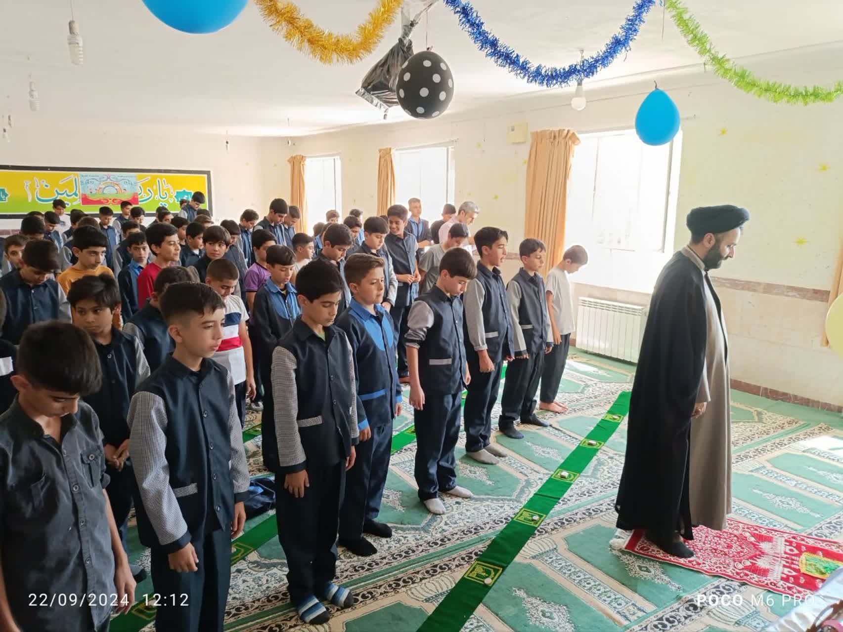 اعزام ۱5۰ امام جماعت دستگاه‌های اجرایی به مدارس فاقد روحانی در همدان