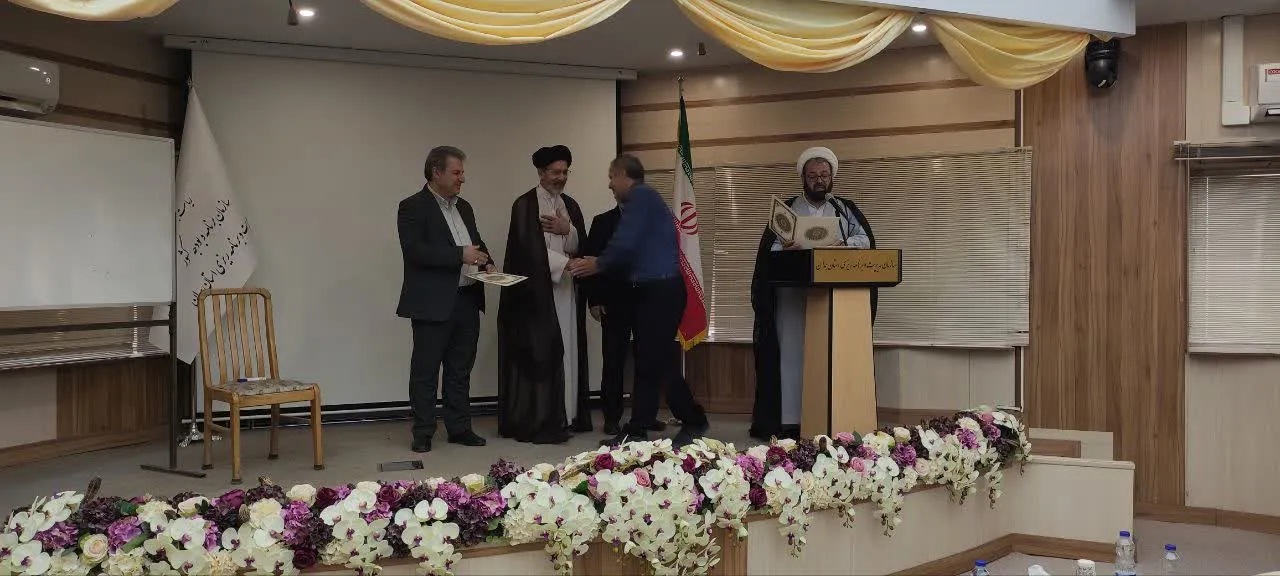 نشست فصلی دبیران اقامه نماز و مهدویت دستگاه های اجرایی استان همدان برگزار شد.