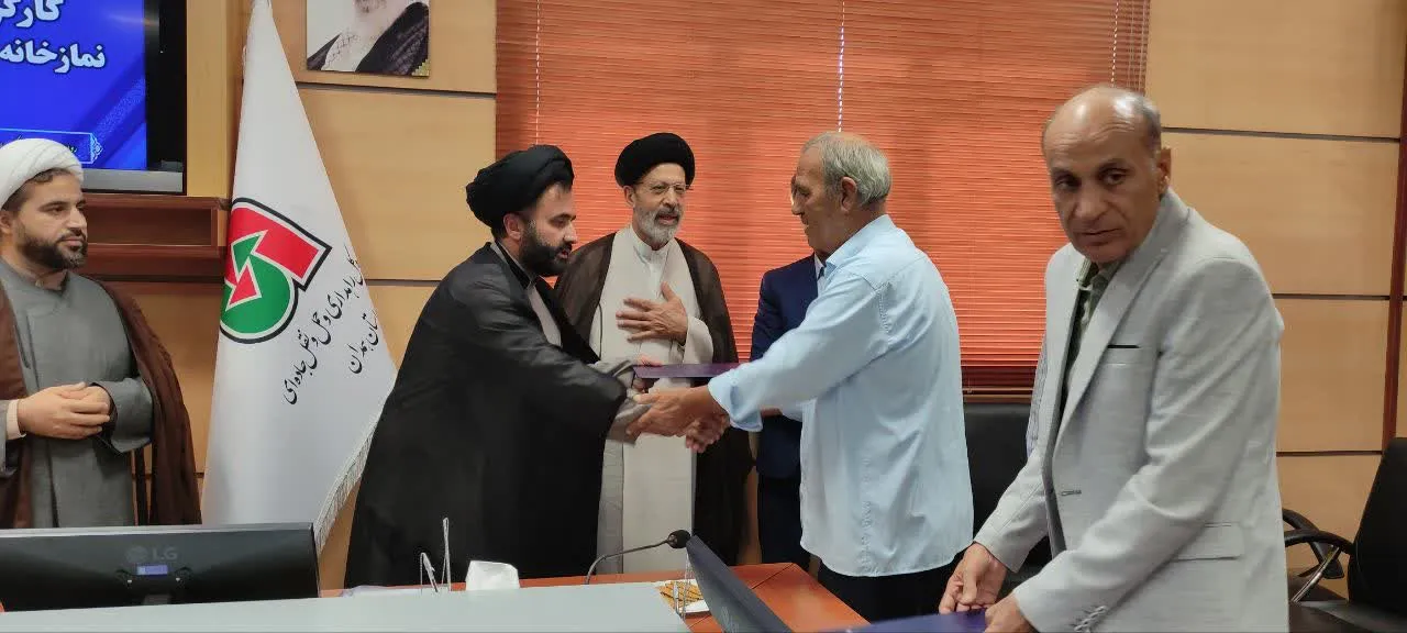 نشست کارگروه بررسی وضعیت نمازخانههای بینراهی استان همدان برگزار شد