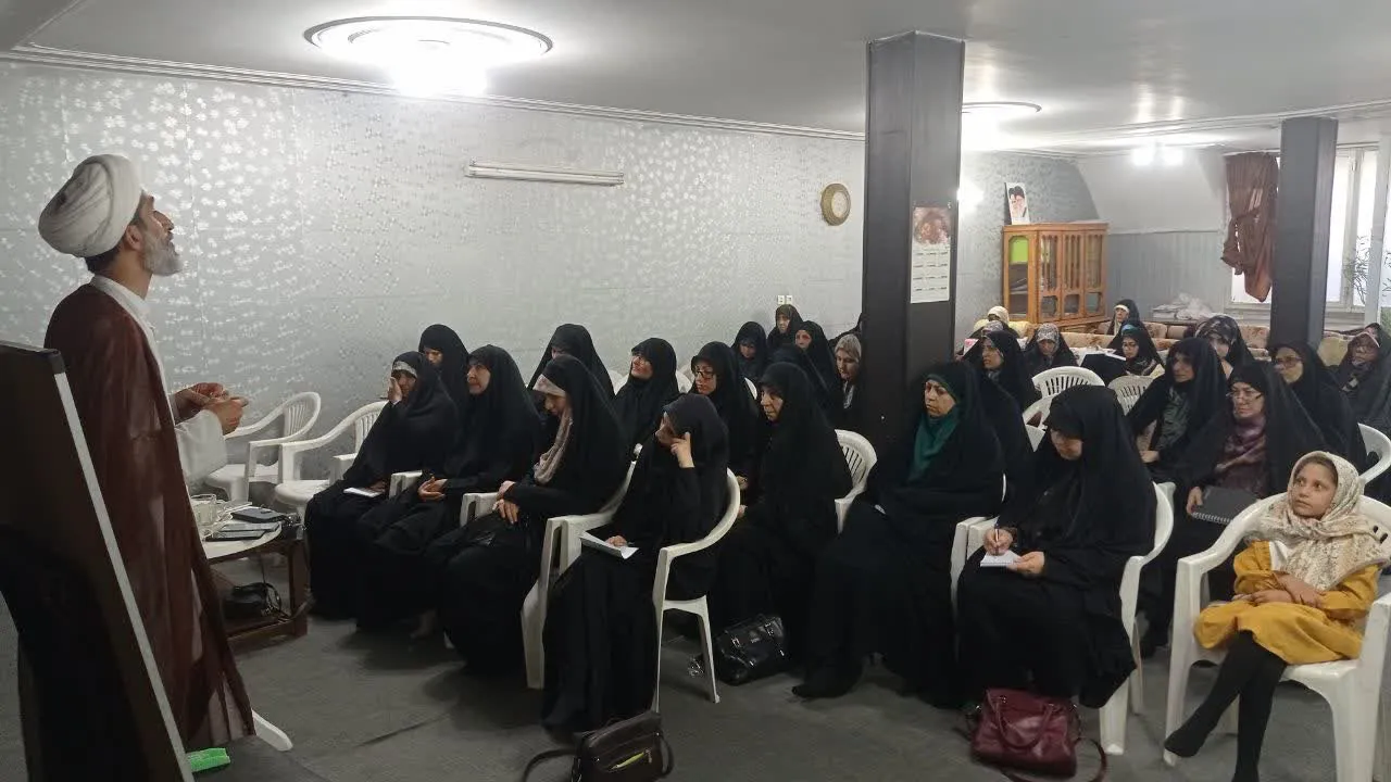 دوره آموزشی تخصصی نماز با حضور رابطین امر به معروف و نهی از منکر در مجمع رهروان اصفهان