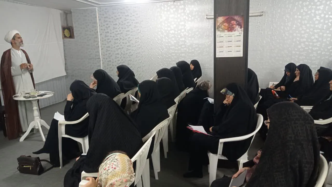 دوره آموزشی تخصصی نماز با حضور رابطین امر به معروف و نهی از منکر در مجمع رهروان اصفهان