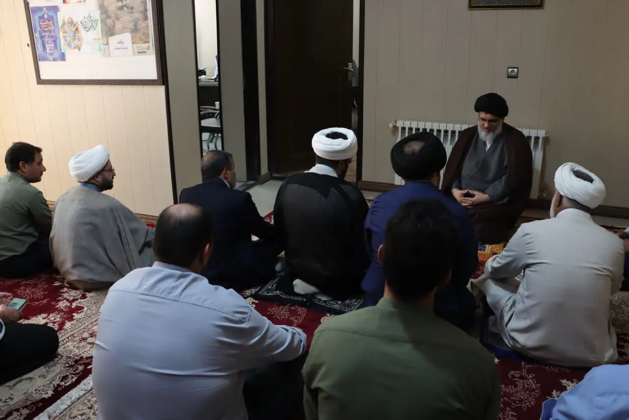 دوره آموزشی نماز ویژه کارکنان اداره اوقاف و امور خیریه شهرستان بافق برگزار شد