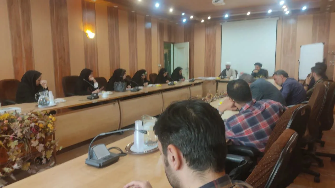 جلسه آموزشی امامان جماعت غیرروحانی آموزش و پرورش اصفهان