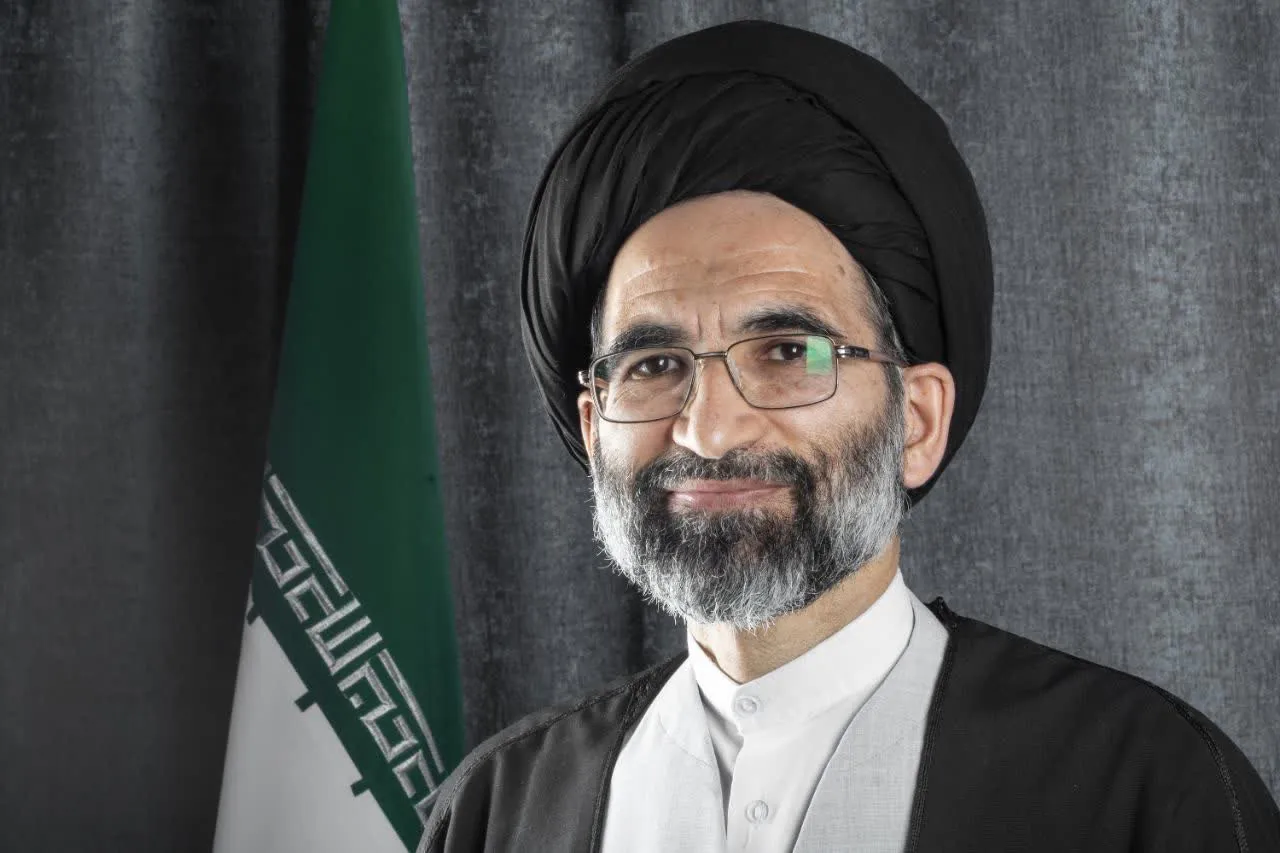 نماینده ولی فقیه در منطقه کاشان: نماز یک وظیفه مهم و مقدس است و باید با احترام و تمرکز انجام شود