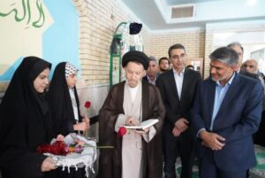 نواختن زنگ نماز مدرسه معارف خرم آباد