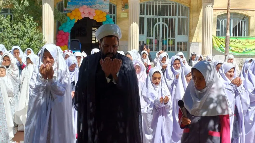 زنگ نماز در مدارس چهارمحال و بختیاری نواخته شد