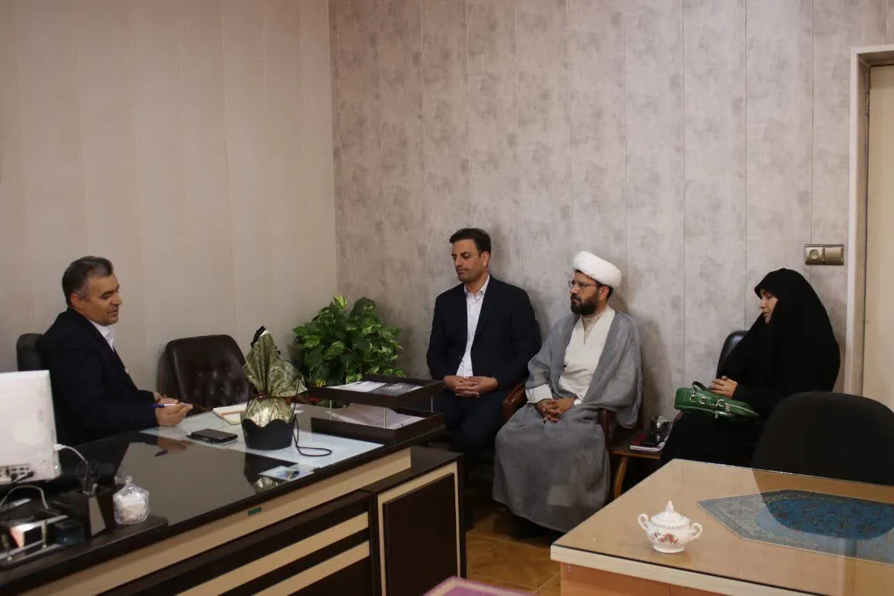 جلسه برنامه ریزی برای اقامه نماز جماعت مدارس شهرستان فریدن اصفهان