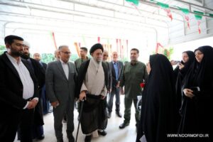نماز جماعت دانش آموزان مدرسه فرزانگان گرگان به امامت نماینده ولی فقیه+ فیلم