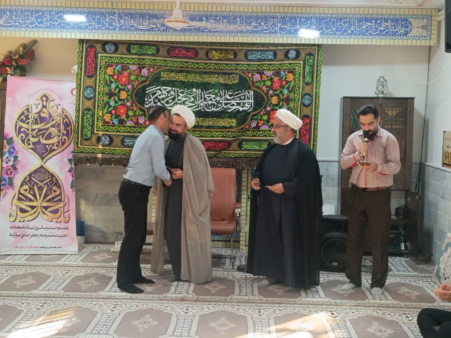 برگزاری جلسه تجلیل از فعالان و خادمان نماز در جمعیت هلال‌احمر استان سمنان