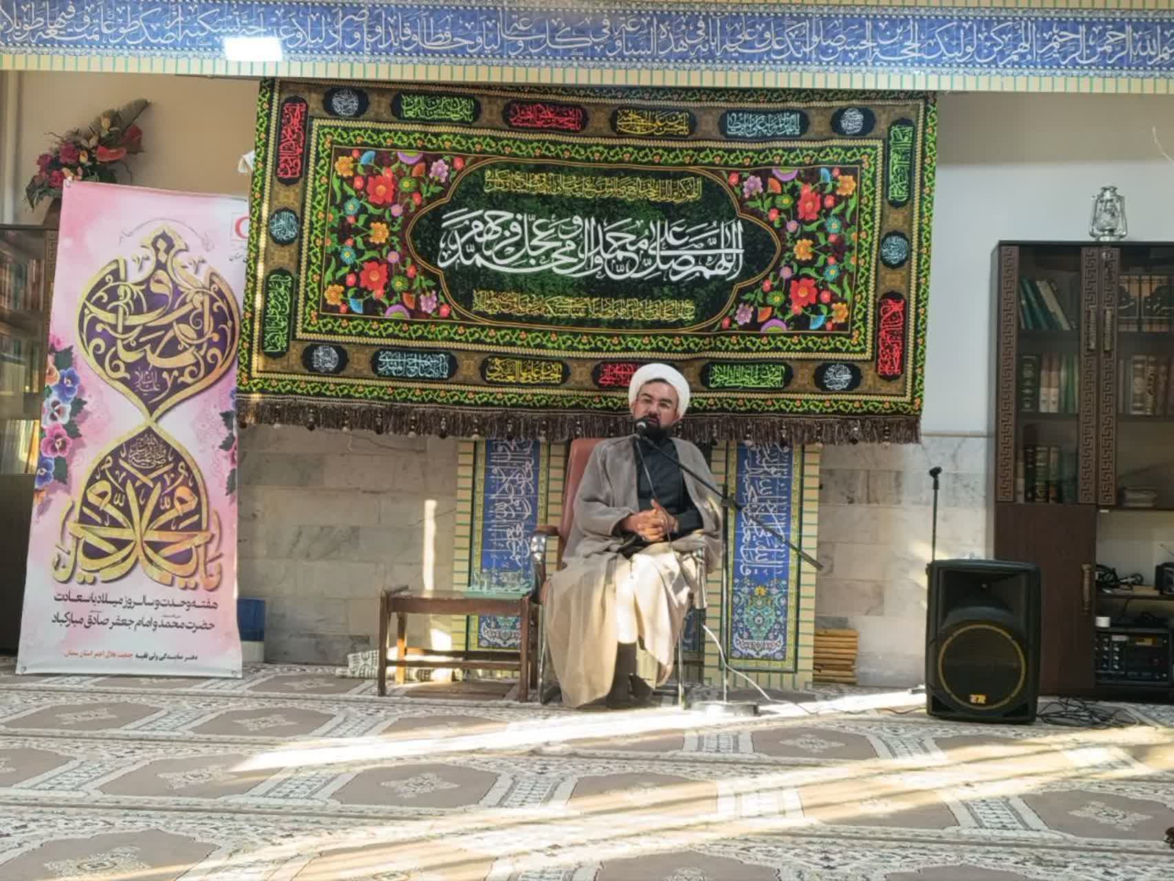 برگزاری جلسه تجلیل از فعالان و خادمان نماز در جمعیت هلال‌احمر استان سمنان
