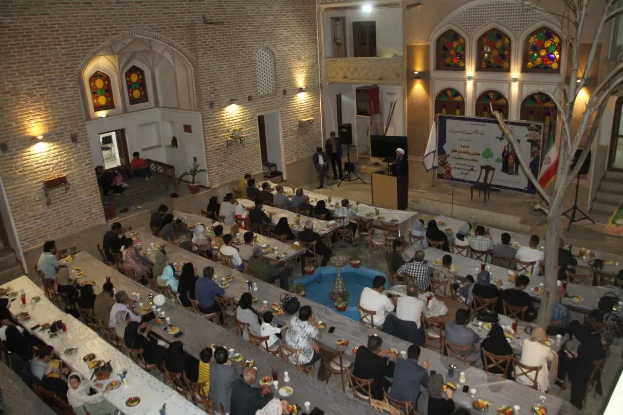 نشست خانواده و نماز ویژه کارکنان ادارهکل تجهیز و نوسازی مدارس استان سمنان برگزار شد