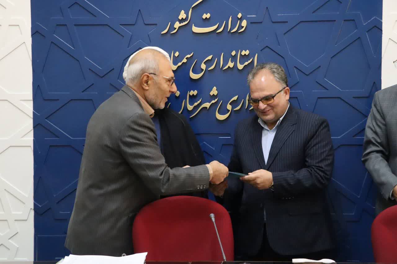 برگزاری جلسه شورای اقامه نماز شهرستان سمنان به ریاست فرماندار