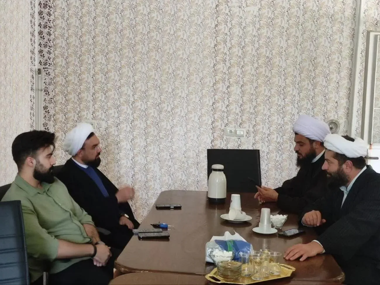 جلسه تأکید بر رصد و پیگیری مصوبات شورای اقامه نماز شهرستان سرخه برگزار شد