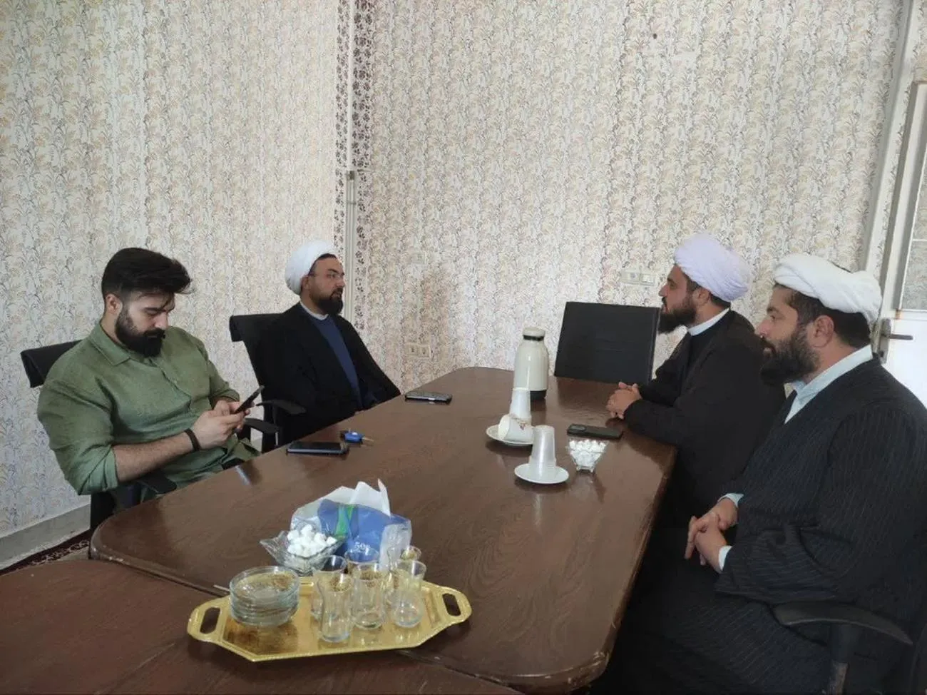 جلسه تأکید بر رصد و پیگیری مصوبات شورای اقامه نماز شهرستان سرخه برگزار شد